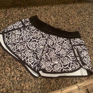 Good condition Lululemon Tracker Shorts size 8